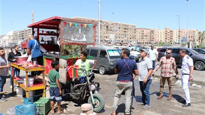 رئيس جهاز 6 أكتوبر يقود حملة لرفع الإشغالات بالحصري.. ويحذر من الإقدام على المخالفات