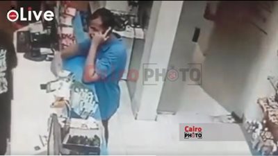 لص يسرق هاتف موظفة في صيدلية بمنطقة الياسمين ببدر | فيديو