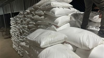 ضبط أعضاء جمعية زراعية جمعوا 49 طن أسمدة محظور تداولها لبيعها بالسوق السوداء في الفيوم