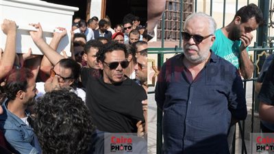 أشرف زكي أبرز الحاضرين في جنازة تامر ضيائي بمسجد السيدة نفيسة 