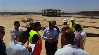 محافظ المنيا يكلف نائبه بتفقد عدد من مواقع العمل لحل مشكلات المياه والصرف الصحي في ملوي