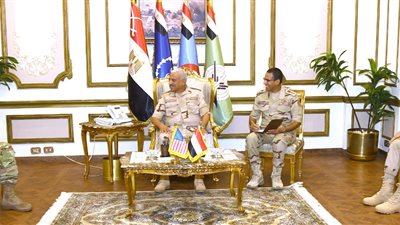 الفريق أول عبد المجيد صقر يلتقي قائد القيادة المركزية الأمريكية | صور
