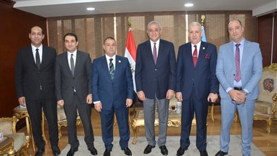 محافظ الغربية يستقبل مجلس إدارة نادي قضاة طنطا لمناقشة سبل التعاون