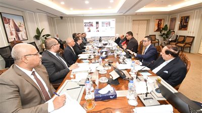 وزير الإسكان: منح تيسيرات للمستثمرين بمدن الجيل الرابع وتطوير منظومة التراخيص من أهم محاور العمل