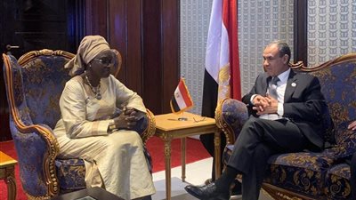 وزير الخارجية يلتقي نظيرته السنغالية على هامش الاجتماع التنسيقي السادس للاتحاد الإفريقي 