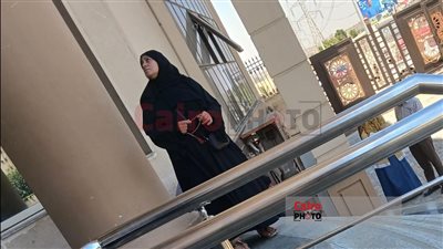 والدة البلوجر نادين طارق تساندها قبل الحكم عليها بتهمة التحريض على الفسق والفجور