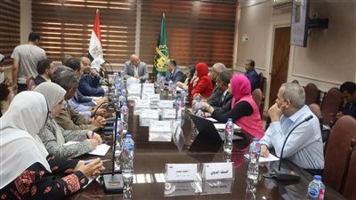 محافظ القليوبية يناقش مشروع معالجة المخلفات المتكاملة بالعاشر من رمضان بتكلفة 200 مليون دولار