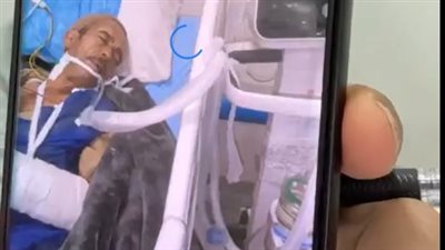 مواطن يتهم أطباء مستشفى أبو تيج بالإهمال: أبويا دخل العمليات خرج في غيبوبة بقاله 19 يوم| بث مباشر 