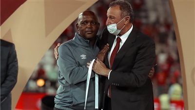 الخطيب يهنئ موسيماني بحصوله على الدكتوراه.. ويشكره على دعوته للحفل 