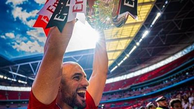 سبب عودة أمرابط إلى فيورنتينا رغم رغبة مانشستر يونايتد في ضمه