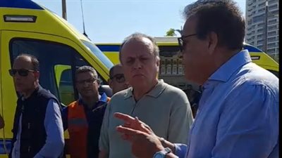 سيارات إسعاف وعيادات متنقلة.. وزير الصحة يفتتح شارع الخدمات الصحية بالعلمين| بث مباشر 