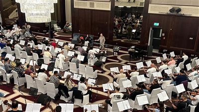 ليلة الأحلام.. لقطات من تحضيرات حفل عمر خيرت وآمال ماهر في موسم جدة| صور