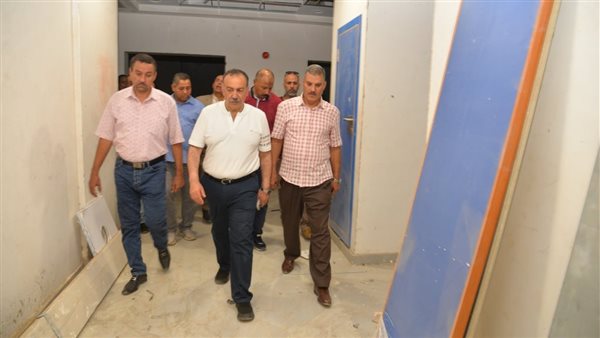 محافظ أسيوط خلال