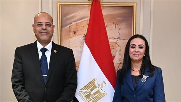 وزيرة التضامن ووزير