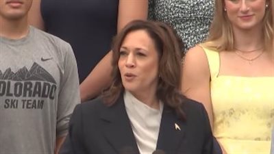 نائبة بايدن المرشحة للرئاسة في أول ظهور لها: الرئيس يتعافى من كورونا وأمامنا 105 أيام للفوز بالانتخابات