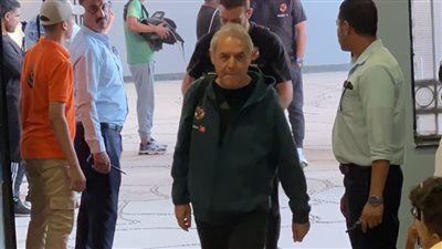 وصول لاعبي الأهلي وبيراميدز إلى ستاد الدفاع الجوي | صور