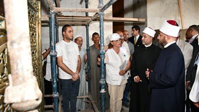 خلال جولته اليوم.. وزير الأوقاف يوجه بسرعة إنجاز أعمال الصيانة والتطوير بمسجدي النور والسيدة عائشة 