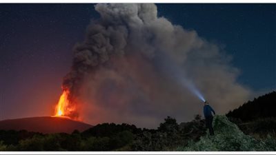 ثوران بركاني يجبر مطار مدينة كاتاينا الإيطالية على إلغاء جميع الرحلات