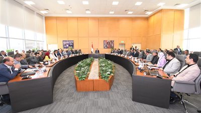 أبرزها طرح شقق للمواطنين.. 15 تكليفا من وزير الإسكان لمسؤولي هيئة المجتمعات ورؤساء أجهزة المدن