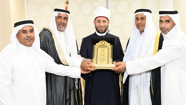 وزير الأوقاف يستقبل