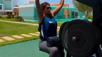 ياسمين عبد العزيز تتصدر التريند بعد ظهورها برشاقة ملحوظة في الجيم| صور