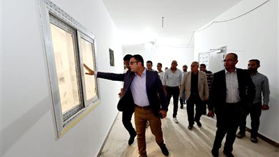 الشربيني يوجه إنذارا شديد اللهجة لشركة المقاولات المنفذة للحي اللاتيني بالعلمين الجديدة