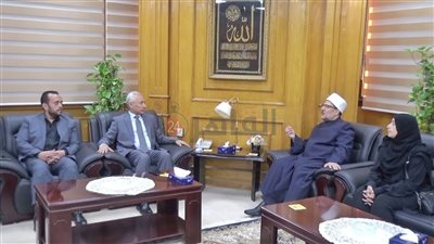 رئيس جامعة المنيا يستقبل وزير الأوقاف السابق على هامش زيارته لمناقشة رسالة دكتوراه