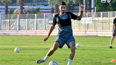 بعد رفض العرض الصربي.. اتجاه في الزمالك لـ قيد سيف جعفر بالقائمة الإفريقية | خاص
