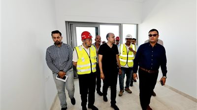 وزير الإسكان يكلف بسرعة تشطيب الواجهات الخارجية لـ أبراج الداون تاون بالعلمين الجديدة