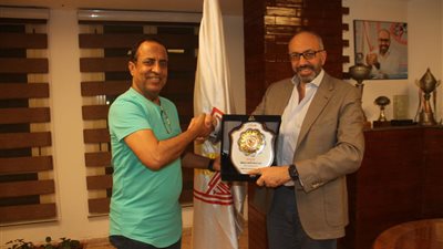 الزمالك يستقبل أمين صندوق نادي عمان العماني| صور 