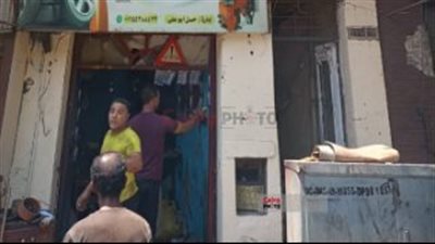 انهيار عقار بالكيت كات وإصابة شخص والبحث عن آخرين أسفل الأنقاض | صور