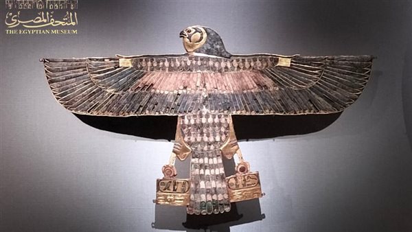  قلادة كبيرة على