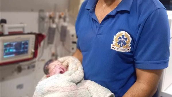 المسعف الذي قام بتوليد