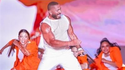 تامر حسني عن نجاح حفله بـ مهرجان العلمين: مهرجان عالمي بكل المقاييس.. شكرًا إنهم بيصدقوني في كل حفلة