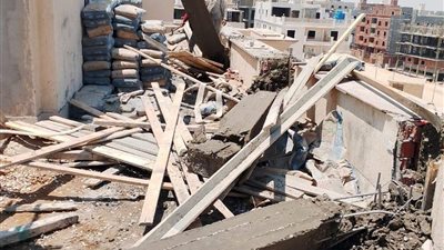 جهاز القاهرة الجديدة يصدر 13 قرارا بغلق محال تجارية وإزالة مخالفات بناء