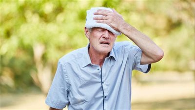 طرق الوقاية من ضربة الشمس.. حافظ على شعرك مبتلًا لهذا السبب