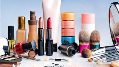 5 مكونات يجب ألا تحتوي عليها مستحضرات التجميل الخاصة بك.. تعرفي عليها