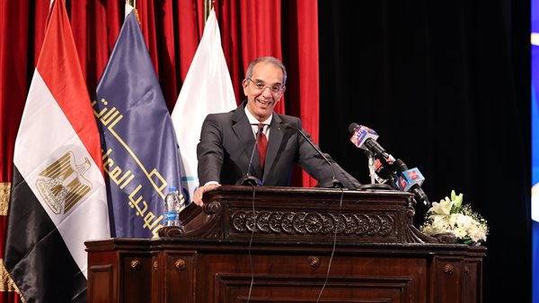 وزير الاتصالات