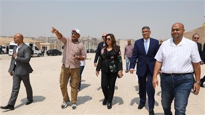 وزيرة التنمية ومحافظ الجيزة يتفقدان المحاور المؤدية للمتحف المصري الكبير والمنطقة الأثرية للأهرامات