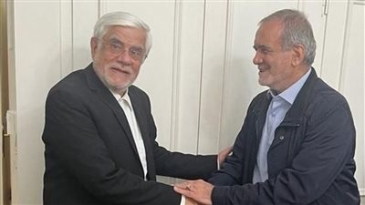 الرئيس الإيراني يعين محمد رضا عارف نائبا أولا له