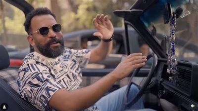 مابقتش كحيان في العلمين.. خالد عليش يروج لبرنامجه الجديد بأغنية على طريقته