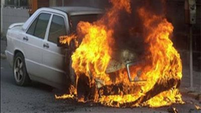 اشتعال النيران في سيارة طبيب خلال توقفها أسفل منزله بسوهاج