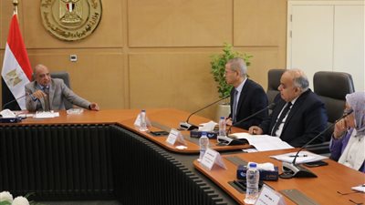 البدء الفوري في تركيب العدادات الكودية دون قيود أو اشتراطات للحفاظ على أموال الكهرباء 