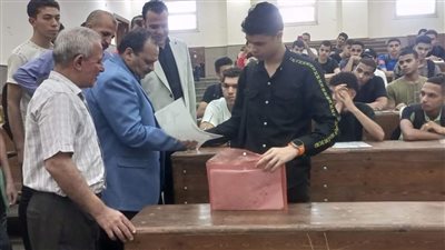 توافد طلاب الثانوية العامة لاختبارات القدرات بكليتي الفنون التطبيقية والتربية الرياضية