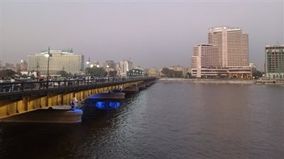 والداه منفصلان وحاول الانتحار سابقا.. البحث عن شاب ألقى بنفسه من كوبري قصر النيل 