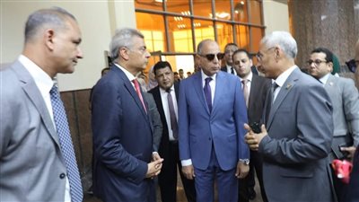 محافظ المنيا: كل الدعم للانتهاء من مشروعات القطاع الصحي الجامعي 