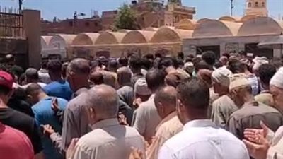 تشييع جنازة طالب غرق خلال الاستحمام في ترعة بكفر الشيخ | بث مباشر