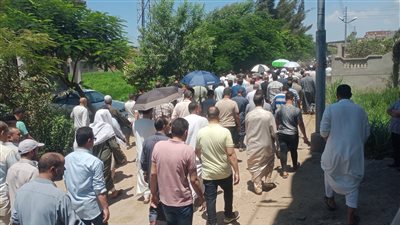 الآلاف يشيعون جثمان رئيس لجنة الفتوى بالأزهر سابقا بالبحيرة