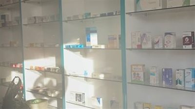 بيبيعوا الدواء بدون ترخيص.. حماية المستهلك بالأقصر يضبط صيدلية مخالفة│ صور