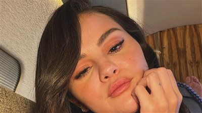سيلينا جوميز ترد على شائعات خضوعها لعملية تجميل بصور بدون مكياج